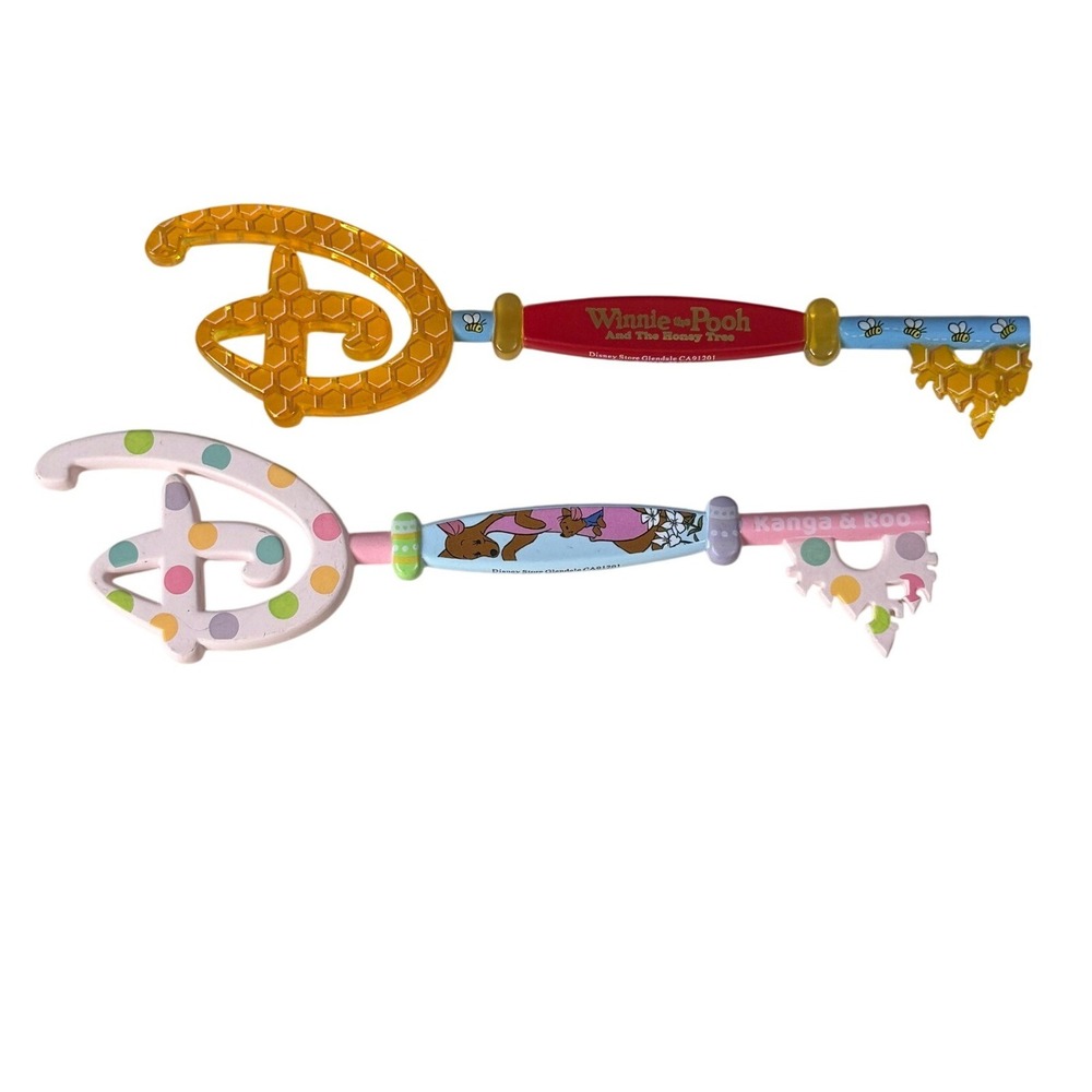 Disney Store Winnie the Pooh Honey Tree Kanga Roo Collectible Keys Set 2pc